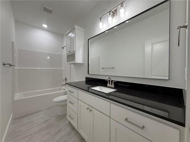 2001 E Brookview Dr in Siloam Springs, AR - Building Photo - Building Photo