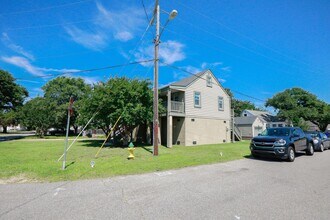 1040 Little Bay Ave in Norfolk, VA - Foto de edificio - Building Photo