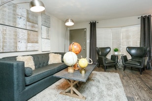 Star Westheimer Apartments