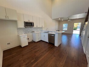 2105 Tiger Trail, Unit 602 in Round Rock, TX - Building Photo - Building Photo