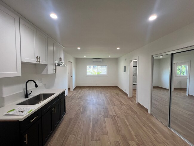 234 Normandie Ave