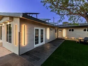 1621 Franklin Ave in Las Vegas, CA - Building Photo - Building Photo