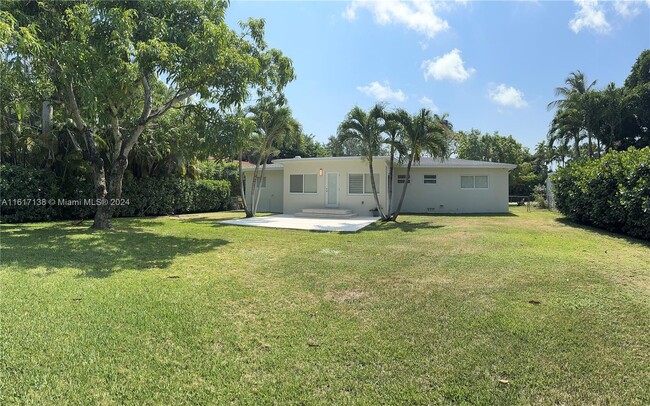 8300 SW 60th Ave in South Miami, FL - Building Photo - Building Photo