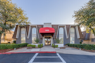 The Belmont in Bethany, OK - Foto de edificio - Building Photo