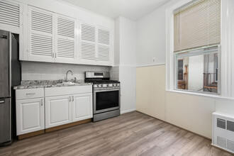130R W End Ave, Unit 2R in Brooklyn, NY - Building Photo - Building Photo
