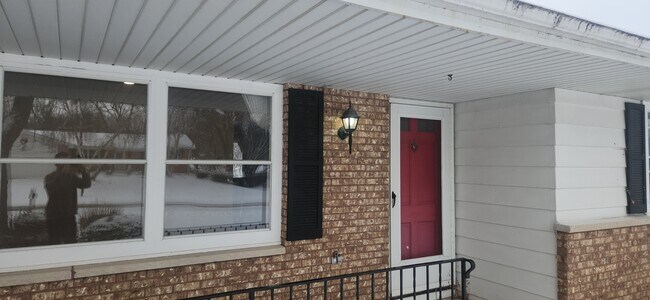 5736 Pembroke Dr in Fitchburg, WI - Foto de edificio - Building Photo