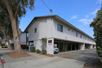 3080 Lincoln St in Carlsbad, CA - Building Photo - Building Photo