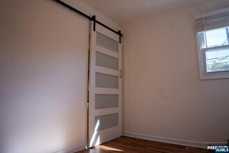 58 Elm St in Dumont, NJ - Building Photo - Building Photo