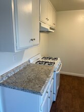 2221 E Lenita Ln-Unit -9 in Santa Ana, CA - Building Photo - Building Photo