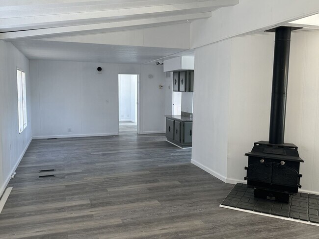 1828 E Radar Ave in Ridgecrest, CA - Building Photo - Building Photo