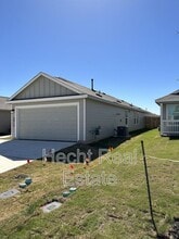 5813 Texas Spur in Seguin, TX - Building Photo - Building Photo