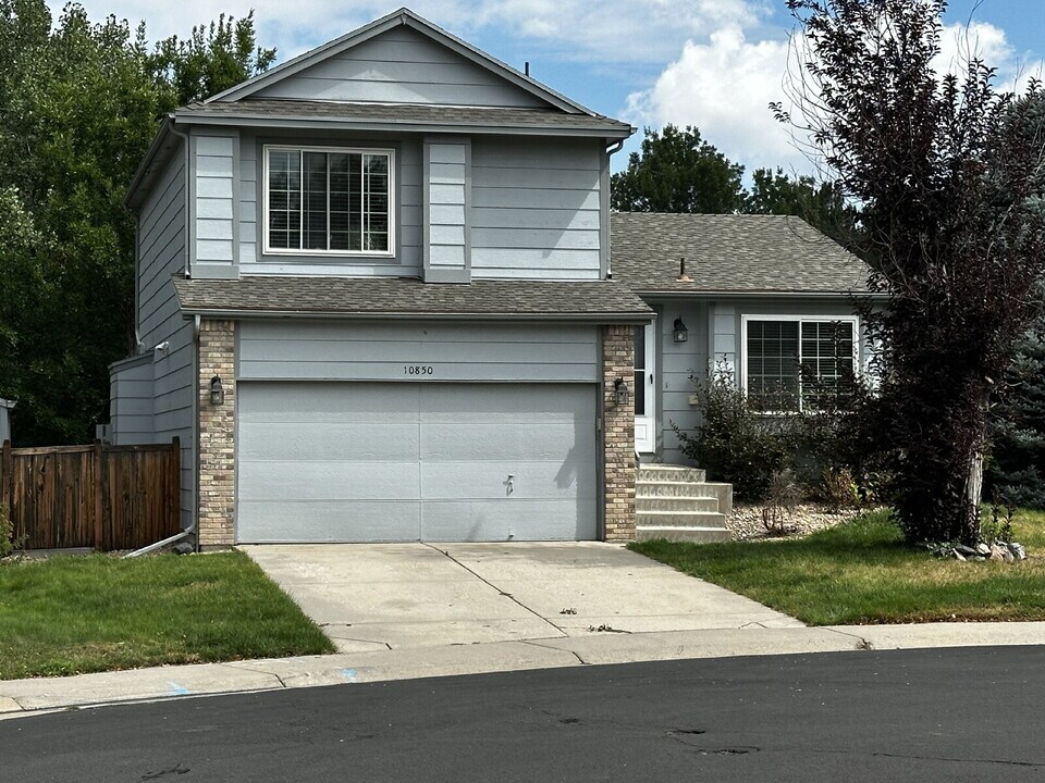 10850 Acadia Pl in Parker, CO - Building Photo