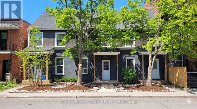 property at 147 St Andrew St
