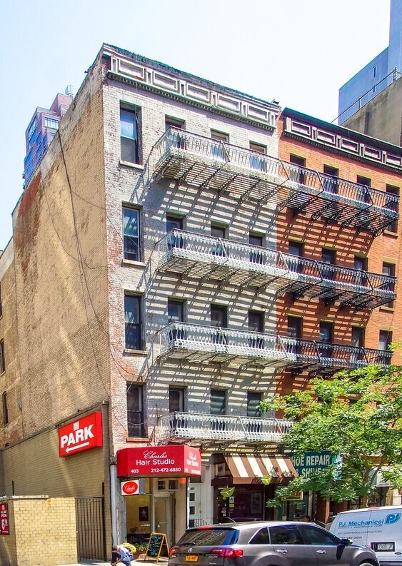 403 E 70th St in New York, NY - Foto de edificio - Building Photo