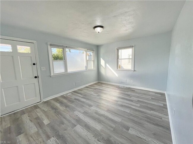 1118 Little Bay Ave in Norfolk, VA - Building Photo - Building Photo
