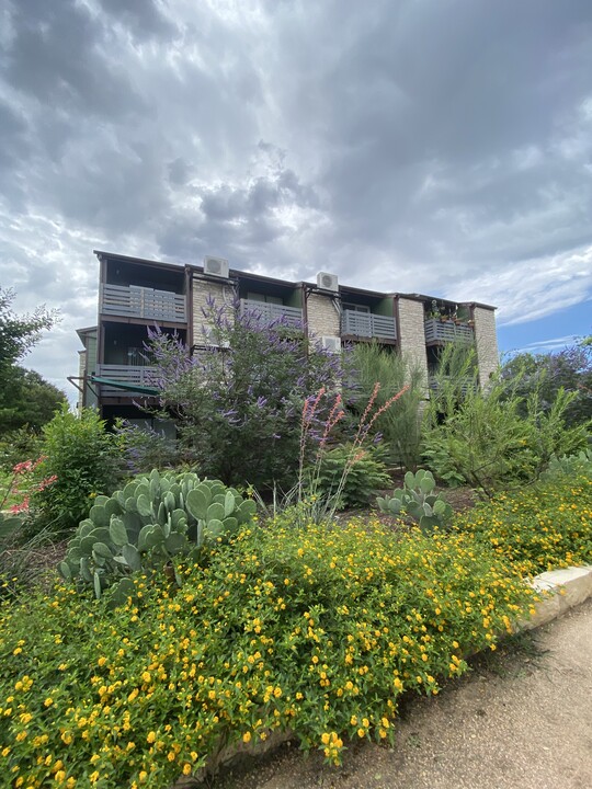 Willowwood Apartments in Austin, TX - Foto de edificio