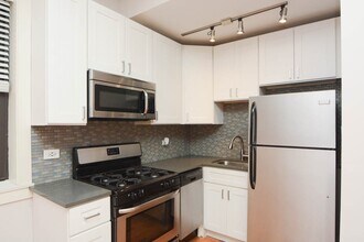 2425 N Kedzie in Chicago, IL - Building Photo - Building Photo