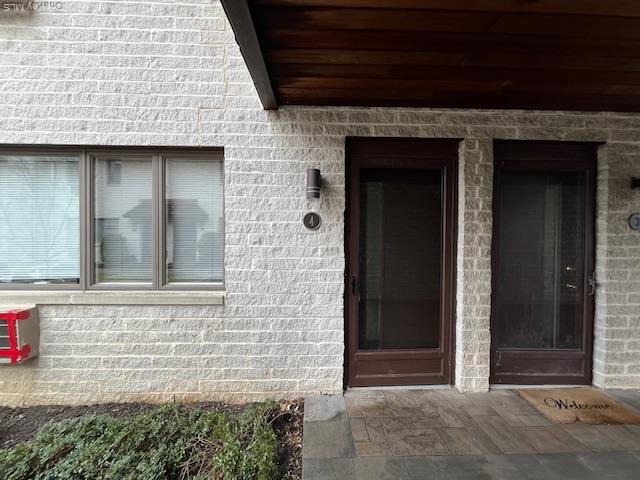 42 Sintsink Dr E in Port Washington, NY - Building Photo - Building Photo