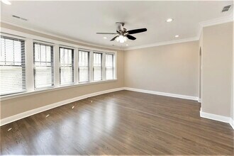 2240 N Sawyer Ave, Unit 2 in Chicago, IL - Building Photo - Building Photo