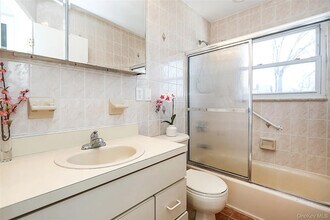 216-14 132nd Rd in Queens, NY - Building Photo - Building Photo