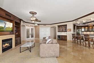 9101 Alta Dr in Las Vegas, NV - Building Photo - Building Photo