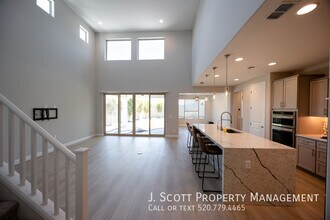 5839 N 88th Ln in Phoenix, AZ - Building Photo - Building Photo