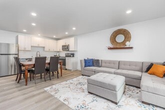 859 Duke Ln in West Richland, WA - Building Photo - Building Photo