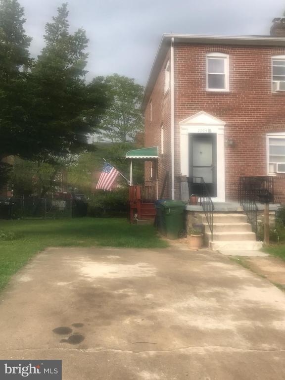 2904 Clearview Ave in Baltimore, MD - Building Photo - Building Photo