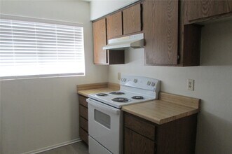 791 Baseline Rd in Bullhead City, AZ - Foto de edificio - Building Photo