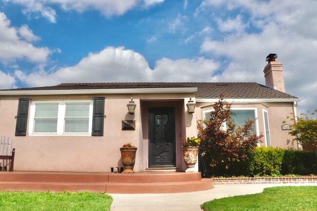 11133 Rincon Dr in Whittier, CA - Foto de edificio - Building Photo