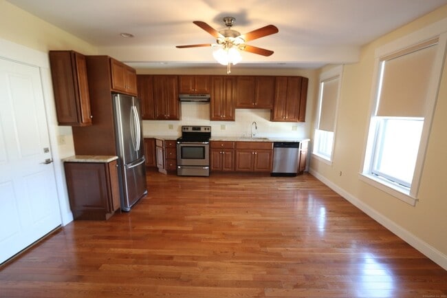 67 Warren St in New Haven, CT - Building Photo - Building Photo