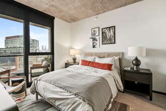 1469 W Randolph St-Unit -1BED in Chicago, IL - Building Photo - Building Photo