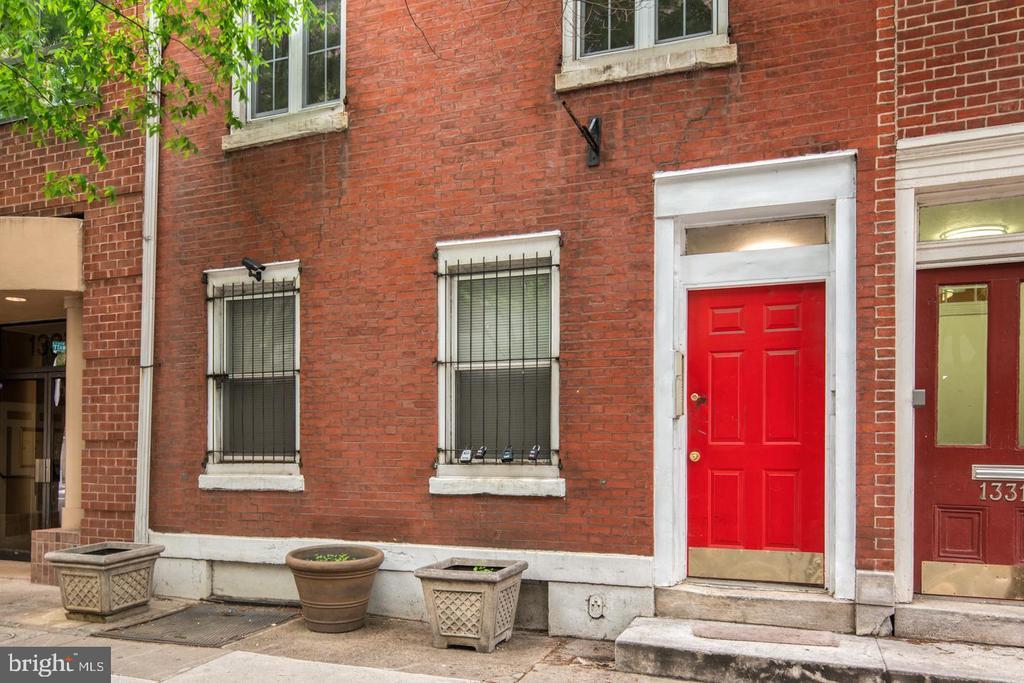 1333 Pine St in Philadelphia, PA - Building Photo