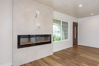16741 Leafwood Cir in Huntington Beach, CA - Building Photo - Building Photo