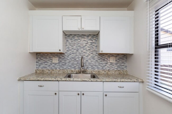 3027 Jarvis St in San Diego, CA - Building Photo - Building Photo