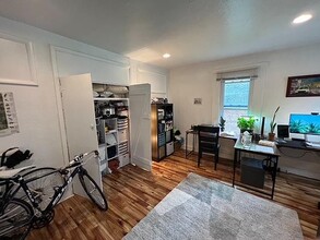 5850 Alderson St, Unit 2 in Pittsburgh, PA - Building Photo - Building Photo