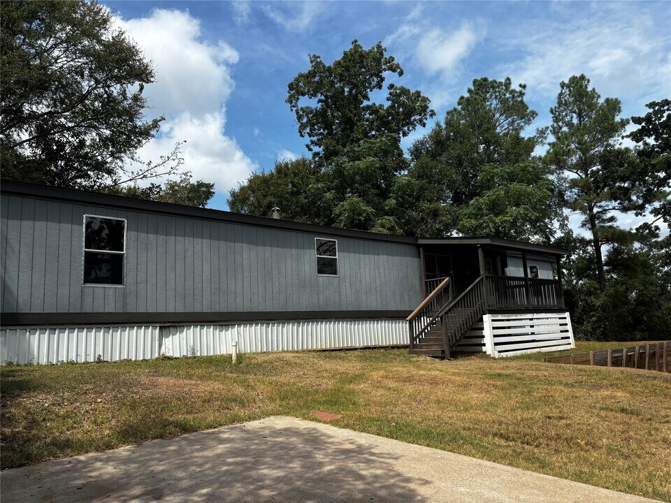 200 Mary Ave in Huntsville, TX - Building Photo