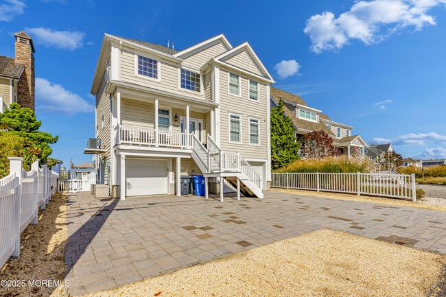 property at 206 N Lagoon Rd