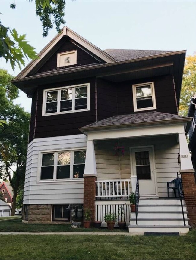 property at 2806 S Lenox St