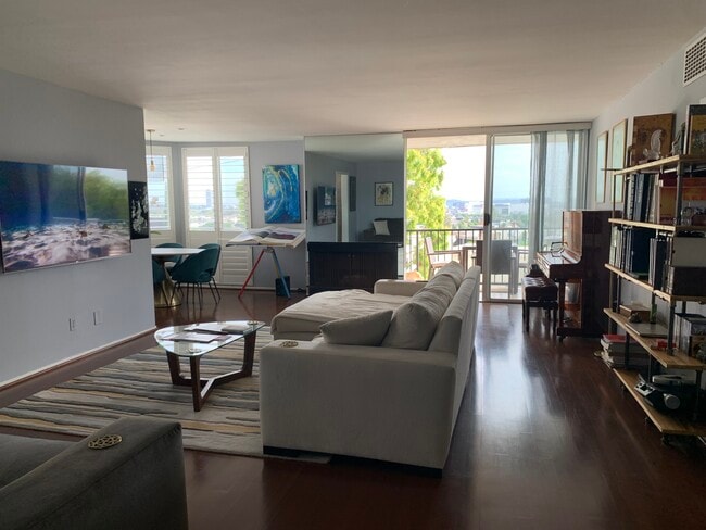 property at 8530 Holloway Dr