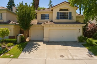 3040 Prado Ln in Davis, CA - Building Photo