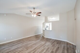 8515 Springtree Road in Jacksonville, FL - Building Photo - Building Photo