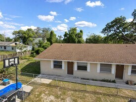 8305 N Marks St in Tampa, FL - Building Photo