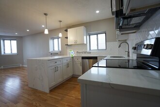 1200 Commonwealth Ave in Boston, MA - Building Photo - Building Photo