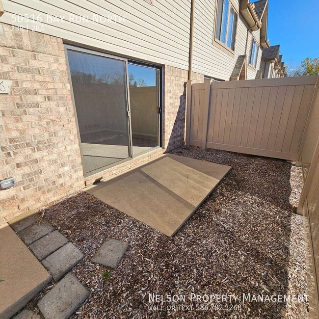 50516 Bay Run N in New Baltimore, MI - Building Photo - Building Photo