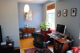 1615 Kenyon St NW Apt. 49, Unit #49 in Washington, DC - Foto de edificio - Building Photo