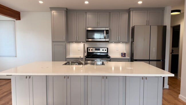 property at 3001 E 42nd Ave