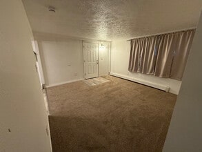 4027 E 8th Ave in Anchorage, AK - Building Photo - Building Photo