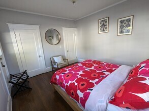 1974 SE 24th Ave in Portland, OR - Foto de edificio - Building Photo