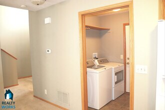 8114 Oshel Ave in Lincoln, NE - Building Photo - Building Photo